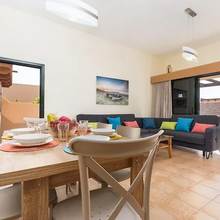 Villa Home2book Charming Ely Pool & Wifi