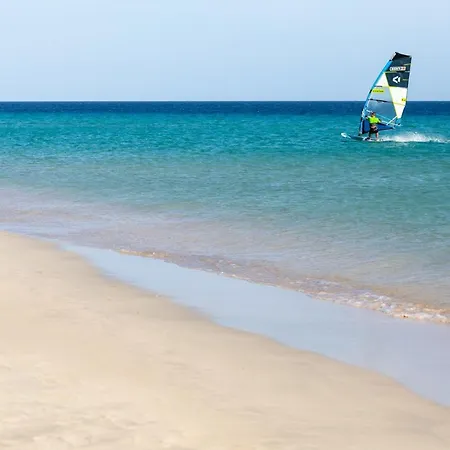 Home2book Charming Ely Pool & Wifi Villa